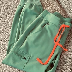 Figs Zamora Scrub Pants XSP in Jade